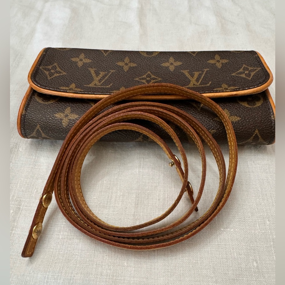 Louis Vuitton Pochette Twin PM Shoulder Bag